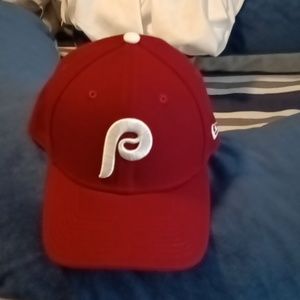 Phillies fitted small medium